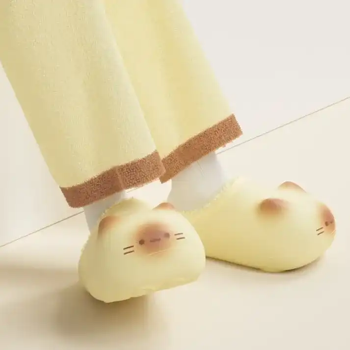 Cute Cat Paw Slippers
